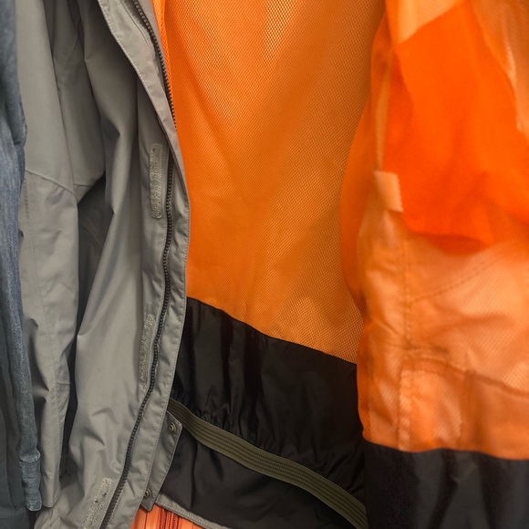 The North Face Men's Gray Jacket - Picture 4 of 6